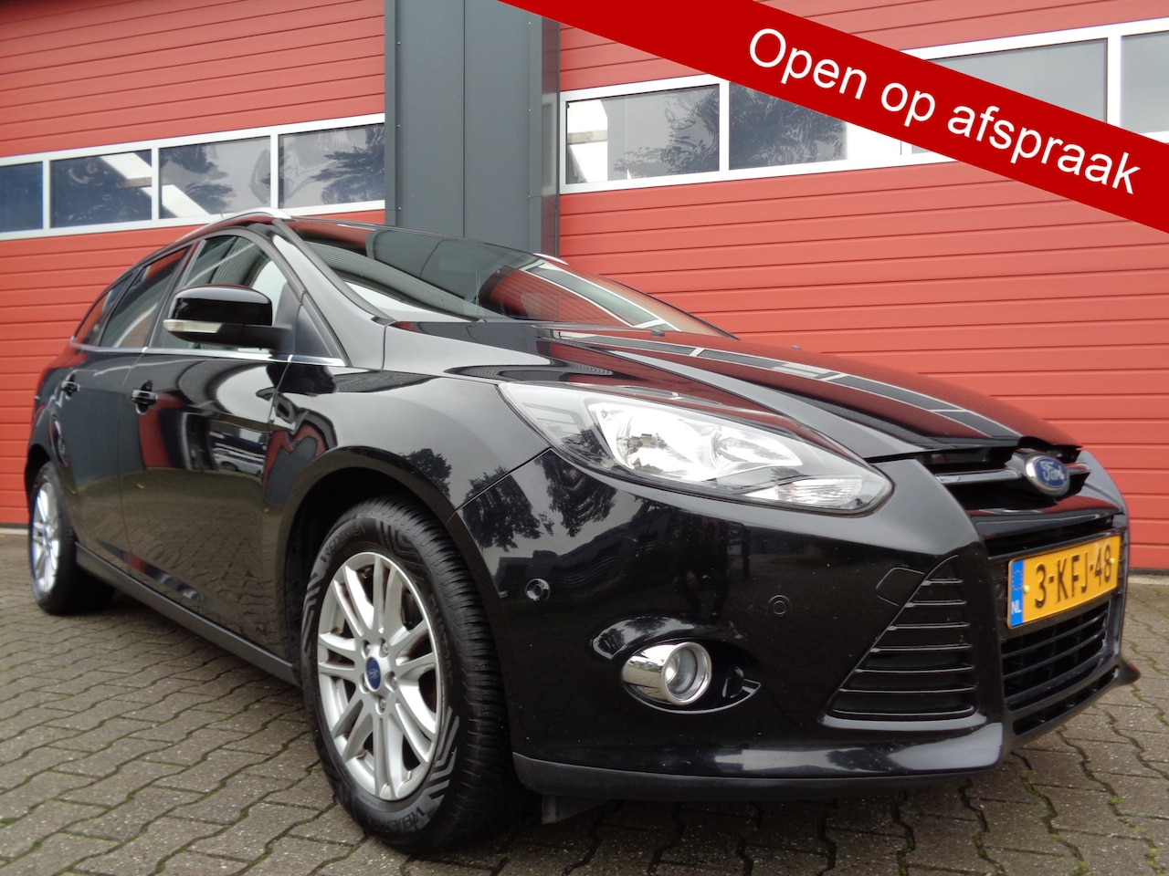 Ford Focus Wagon - 1.0 EcoBoost Titanium 126PK Clima Cruise LMV NAVI 6-BAK Trekhaak NL-Auto 2E-Eigenaar - AutoWereld.nl