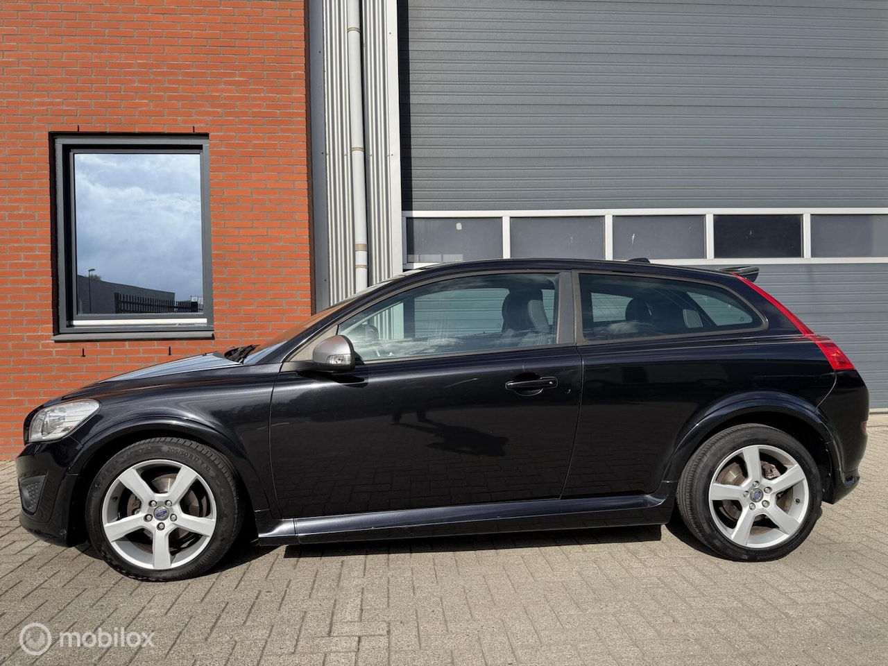 Volvo C30 - 2.0 R-Edition - Volvo dealer onderh. 2e eigenaar - AutoWereld.nl