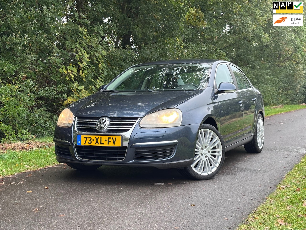 Volkswagen Jetta - 1.6 FSI Comfortline | Airco + Cruise Nu € 1.950,-!| - AutoWereld.nl