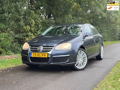 Volkswagen Jetta - 1.6 FSI Comfortline | Airco + Cruise Nu € 1.950, -|