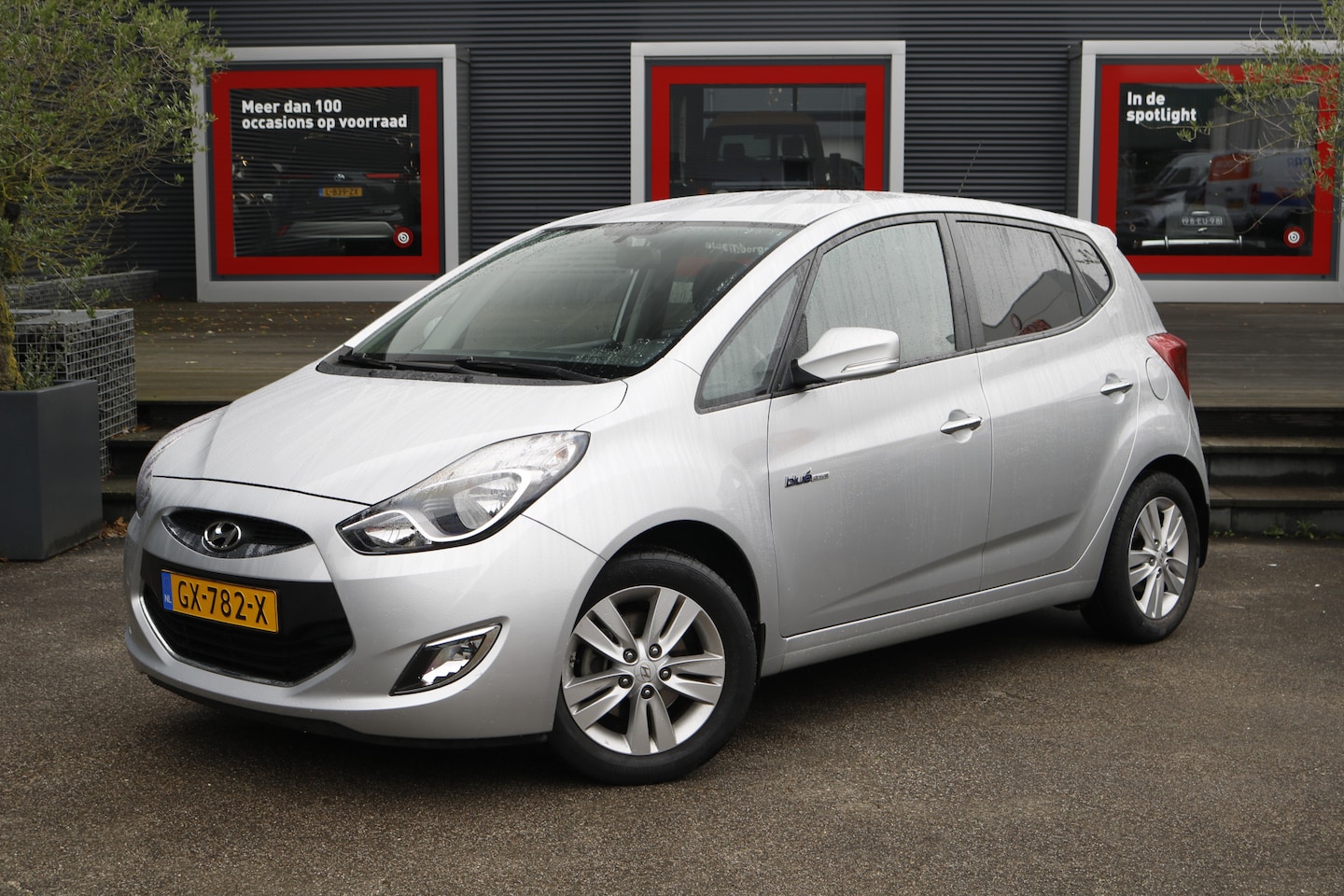 Hyundai ix20 - 1.4i Go! | lage km stand | trekhaak | fabrieksnavi | lm velgen - AutoWereld.nl