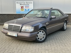 Mercedes-Benz 220 - CE (W124) Coupe | Highly Original | Dekra Evaluation | Sunroof | 1A | Bruno Sacco timeless