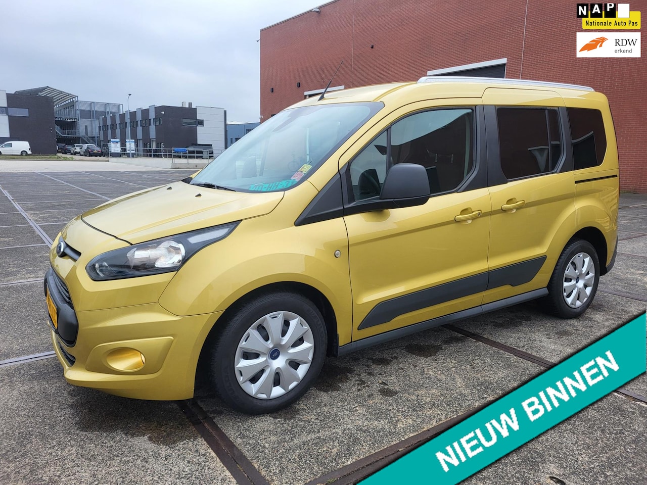 Ford Tourneo Connect Compact - 1.0 Titanium top staat - AutoWereld.nl