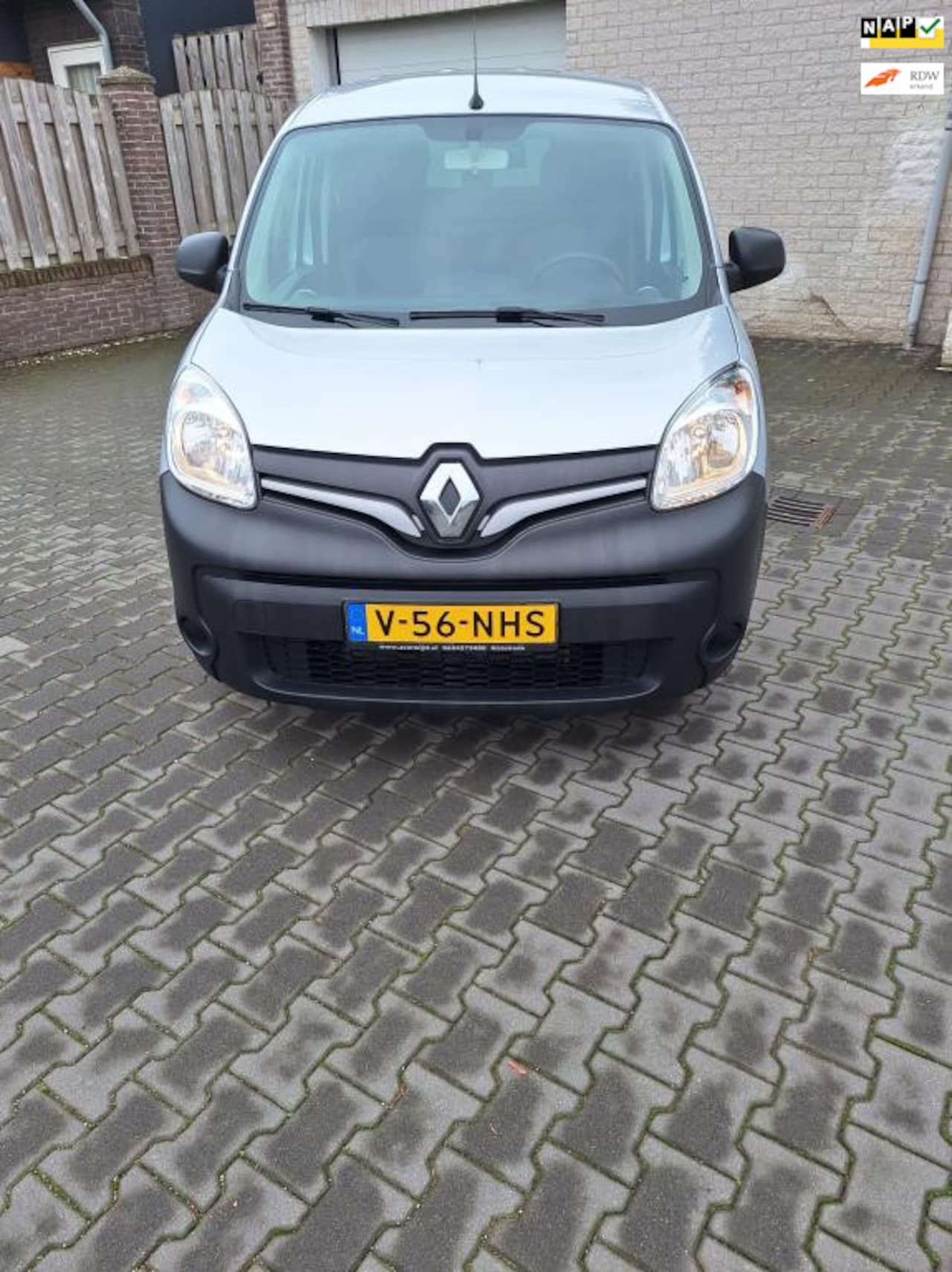 Renault Kangoo - 1.5 Blue dCi 80 Comfort Grijs metalic - AutoWereld.nl