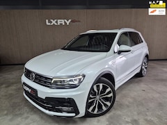 Volkswagen Tiguan - 2.0 TSI 4Motion Highline Business R 220PK | Navi | Clima | Pano | Digitaal Cockpit |