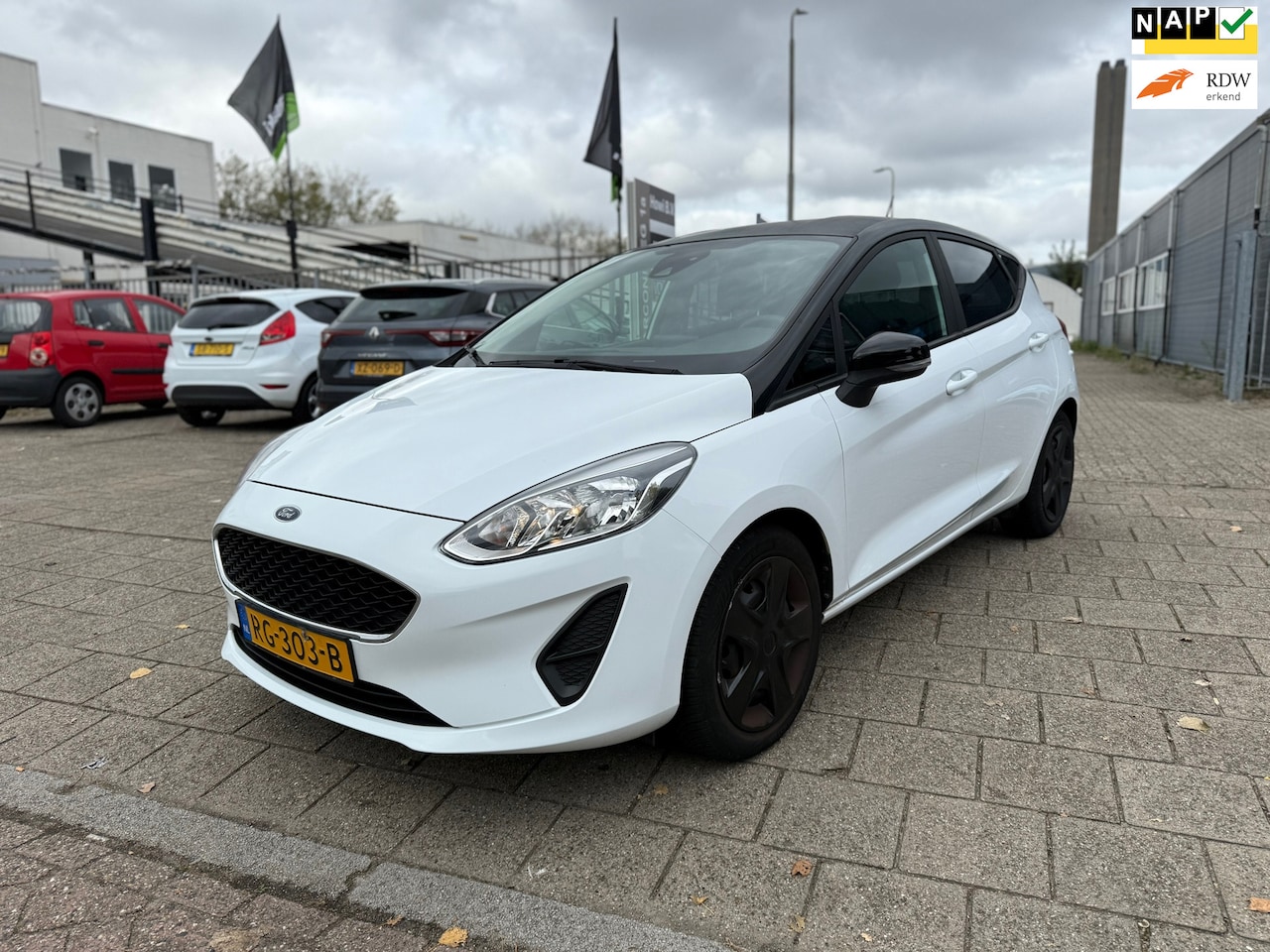 Ford Fiesta - 1.1 Trend | distributieriem vervangen! NAP km | grootscherm navi - AutoWereld.nl