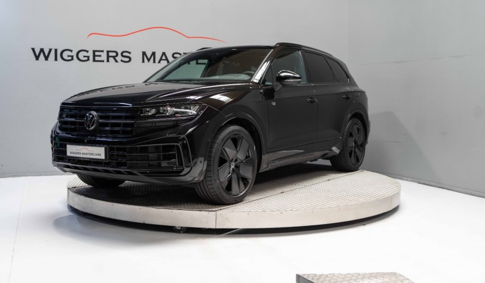 Volkswagen Touareg - R 3.0 TSI 462 PK Hybrid, Panodak, Massage, Trekhaak, Leder, Luch - AutoWereld.nl