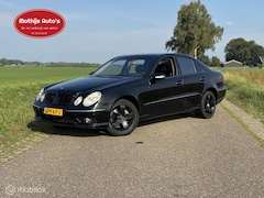 Mercedes-Benz E-klasse - 500 Avantgarde Lees tekst read description