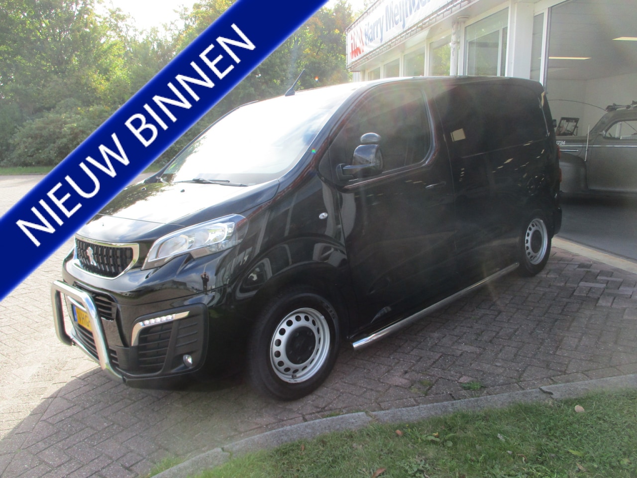 Peugeot Expert - 1.5 BlueHDI 100 Compact Premium Kilometerstand Nap! Keurige Auto! - AutoWereld.nl