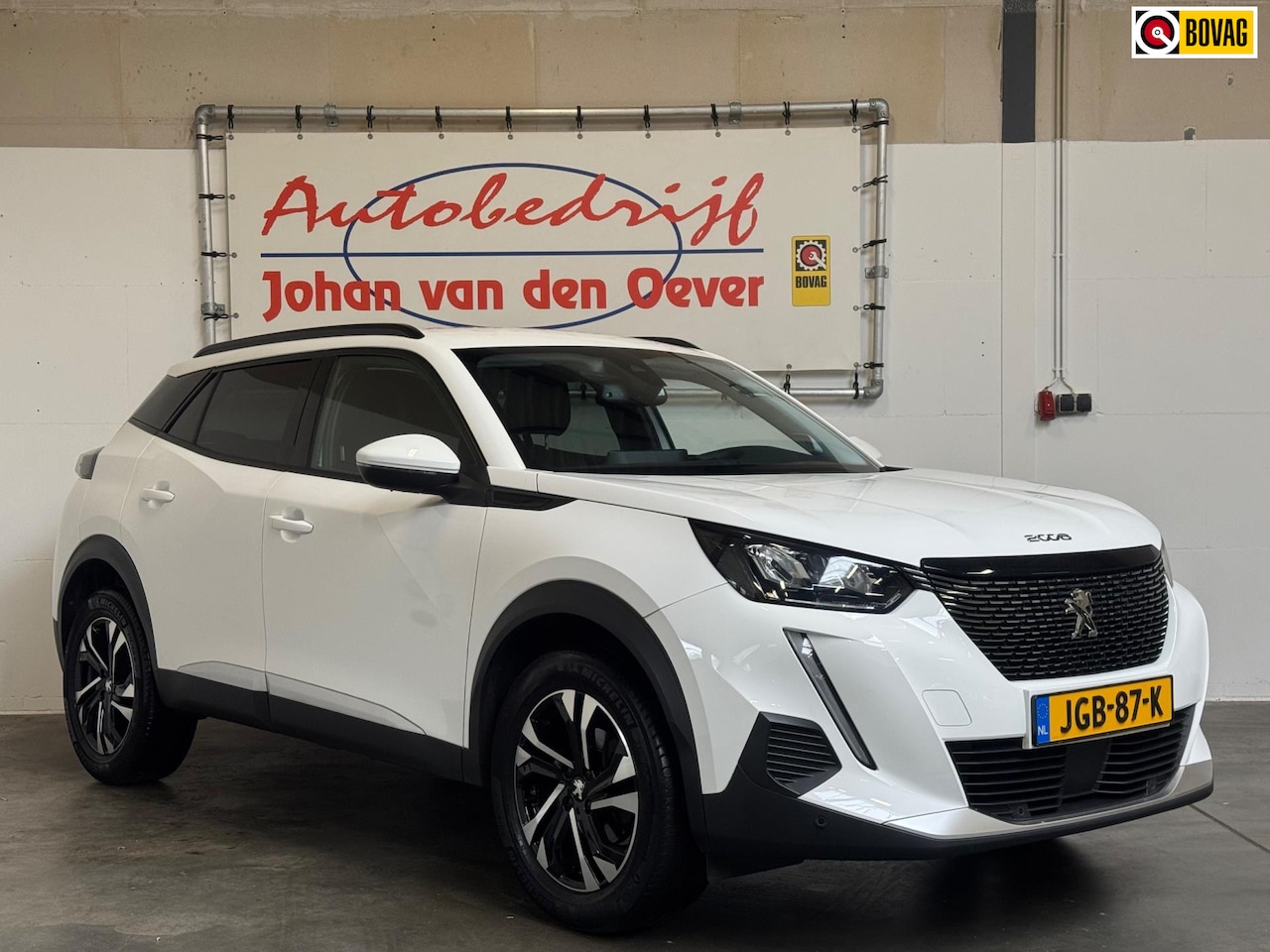 Peugeot 2008 - 1.2 PureTech|131PK|ACC|Stoelverwarming|Camera|3d Dash| - AutoWereld.nl