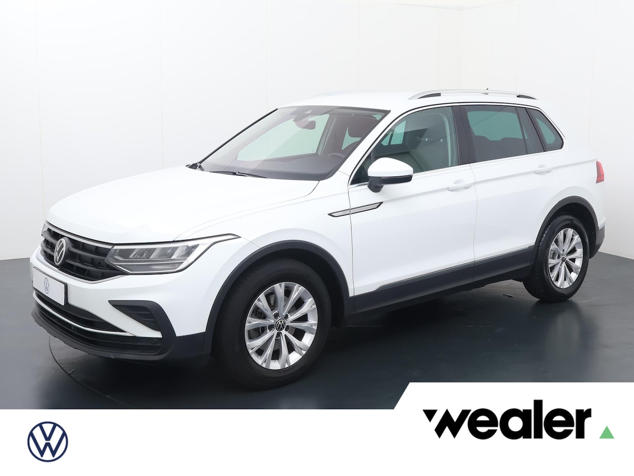 Volkswagen Tiguan - 1.5 TSI Life | 130 PK | Navigatiesysteem | Achteruitrijcamera | LED verlichting | - AutoWereld.nl