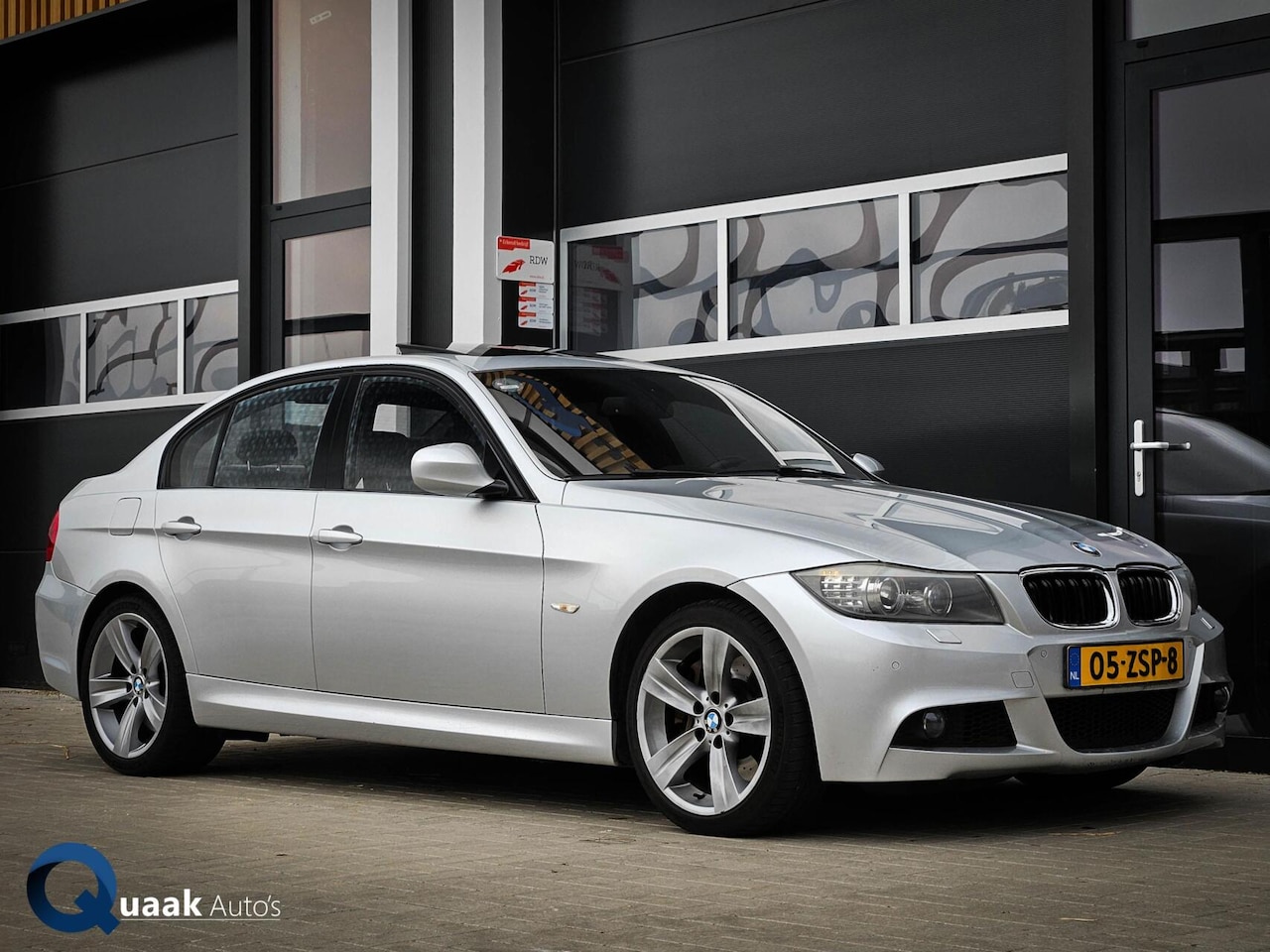 BMW 3-serie - 335i Xdrive M-Performance | PANO | LEER | KEYLESS | YOUNGTIMER | FULL OPTION | VOLLEDIGE H - AutoWereld.nl