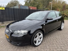 Audi A3 Sportback - 2.0 FSI Attraction Bose/Cruise/Clima/LMV