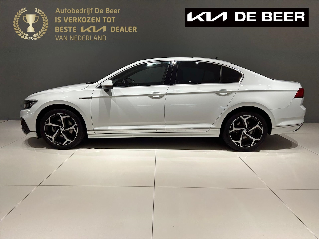 Volkswagen Passat - 1.5 TSI 150pk DSG R-Line Business+ - AutoWereld.nl