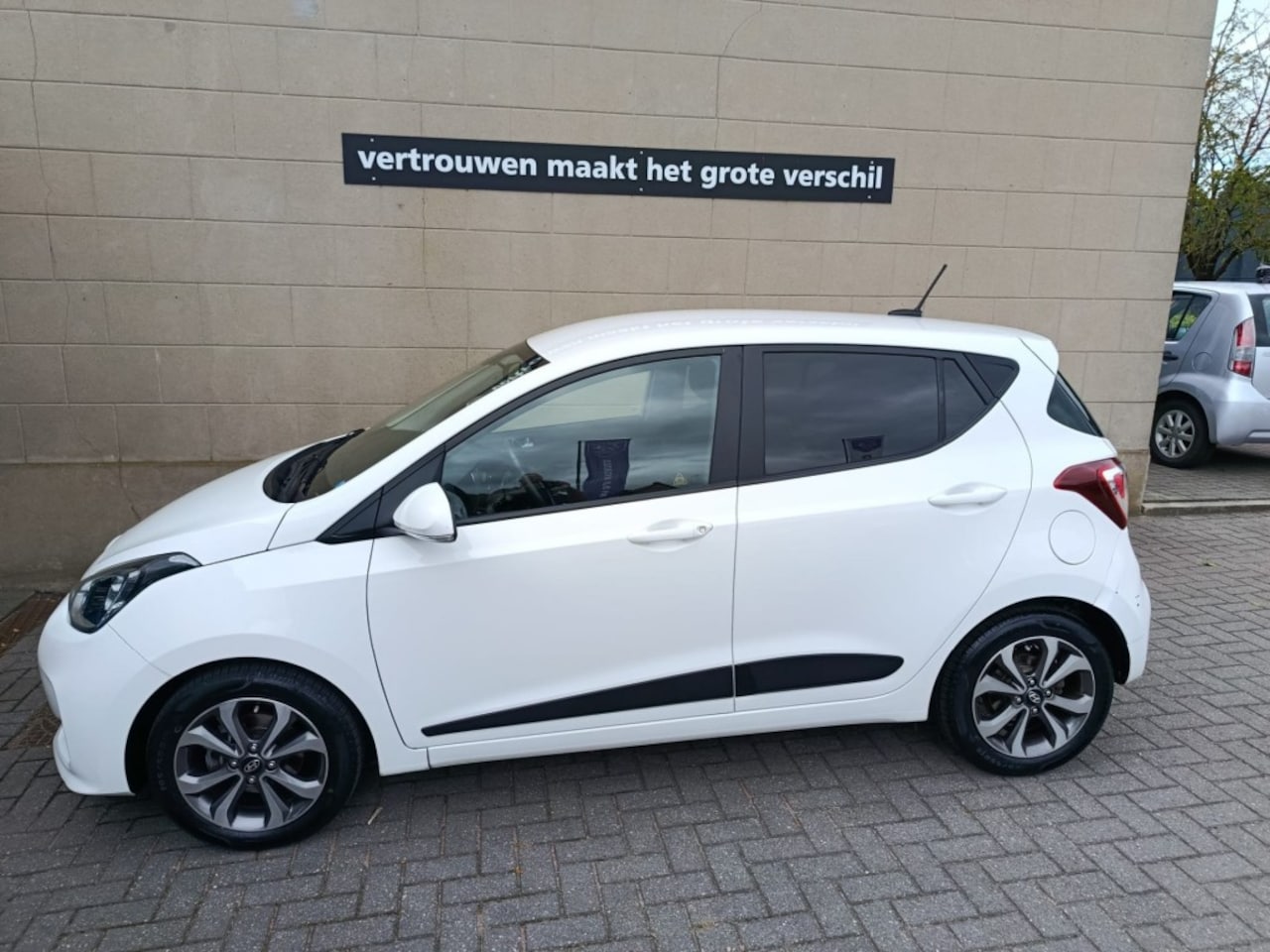 Hyundai i10 - 1.0i i-Premium 1.0I I-PREMIUM - AutoWereld.nl