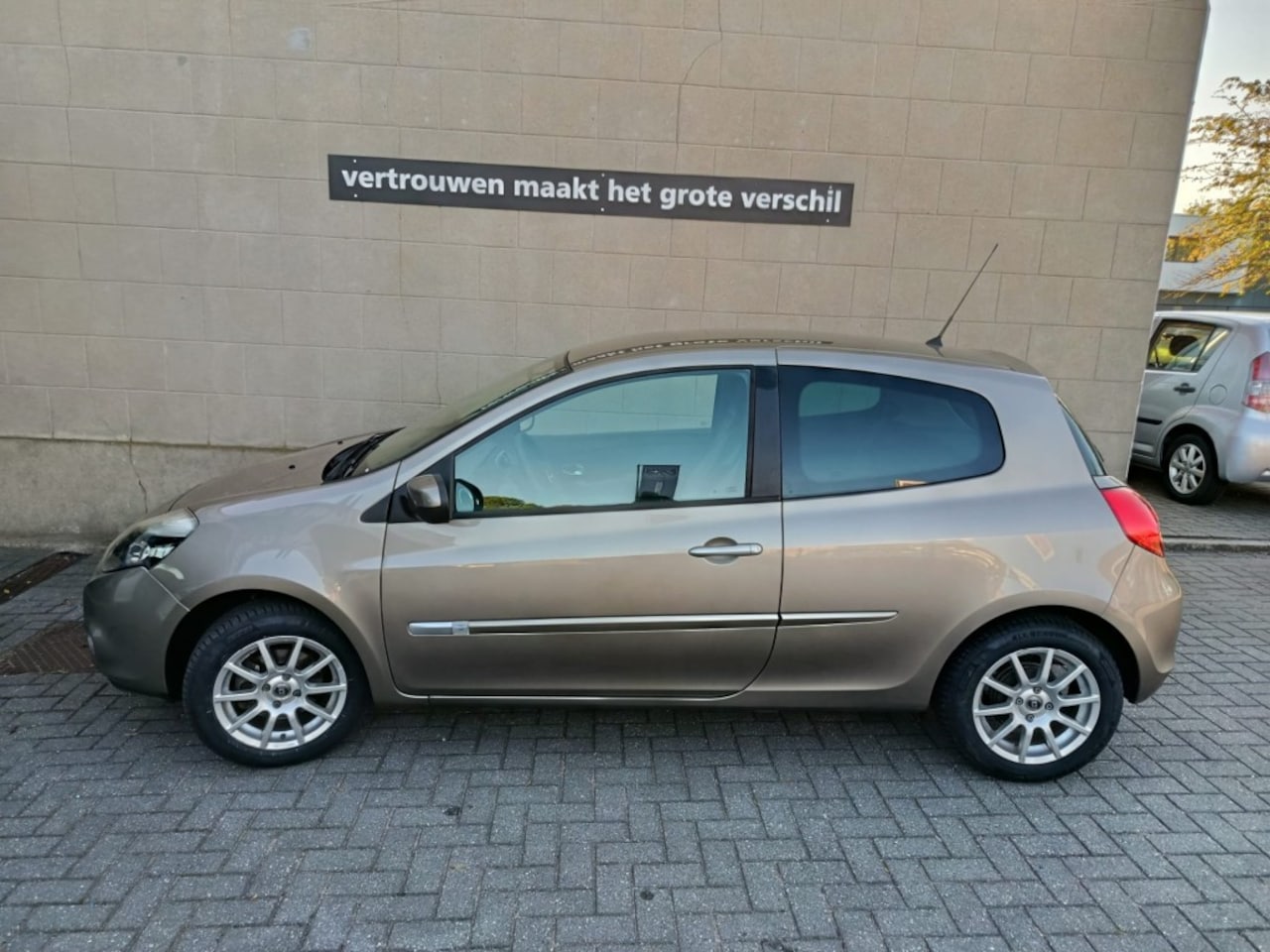 Renault Clio - 1.2 Authentique 1.2 Authentique - AutoWereld.nl