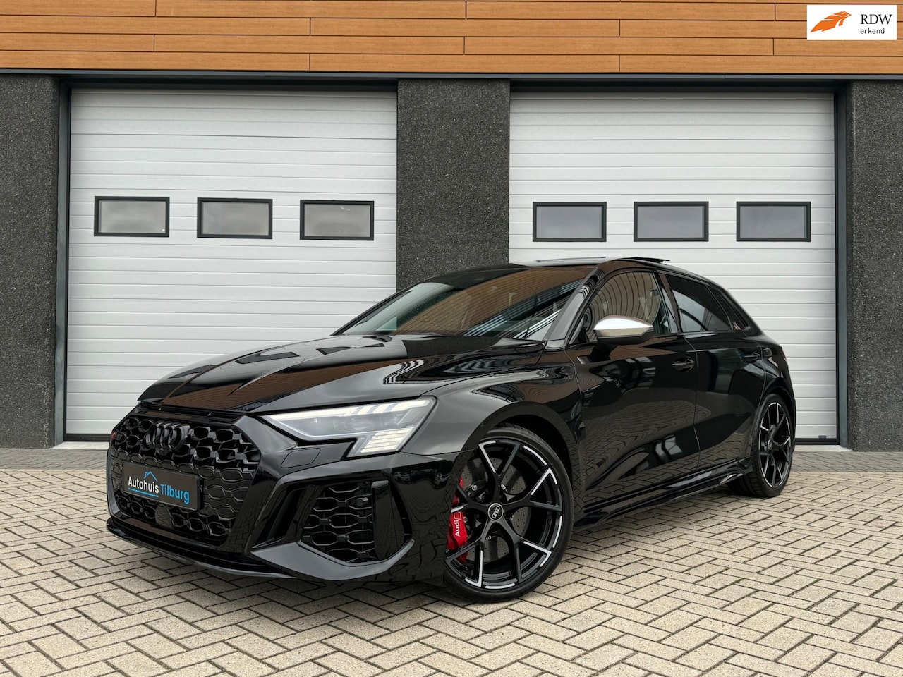 Audi RS3 - Sportback 2.5 TFSI quattro Pano Leder Keramisch - AutoWereld.nl
