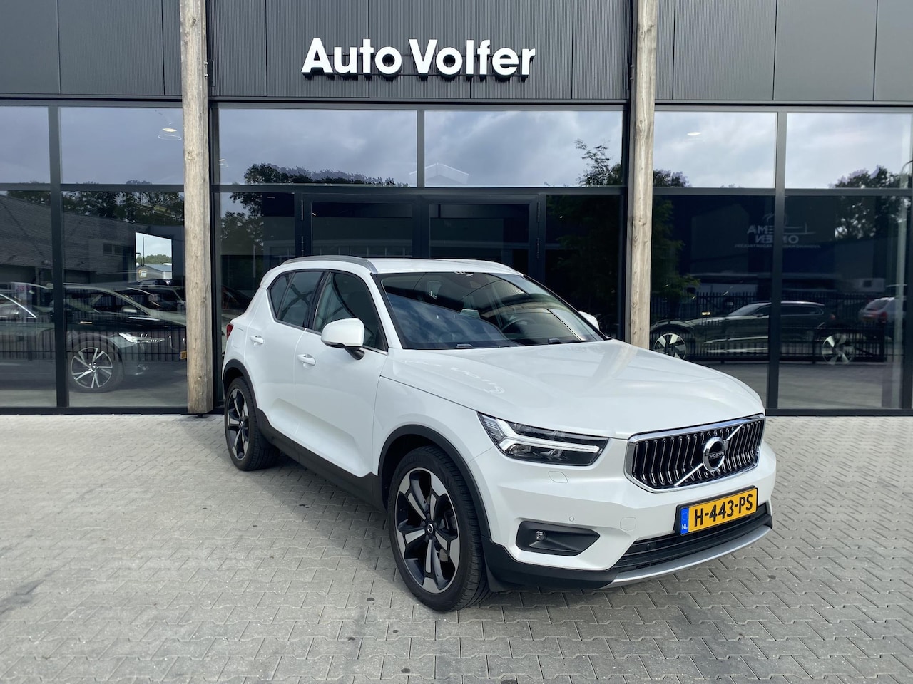 Volvo XC40 - 2.0 T4 Cam|led|trekhaak|leder - AutoWereld.nl