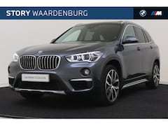 BMW X1 - sDrive20i High Executive xLine Automaat / Panoramadak / Trekhaak / Achteruitrijcamera / Sp