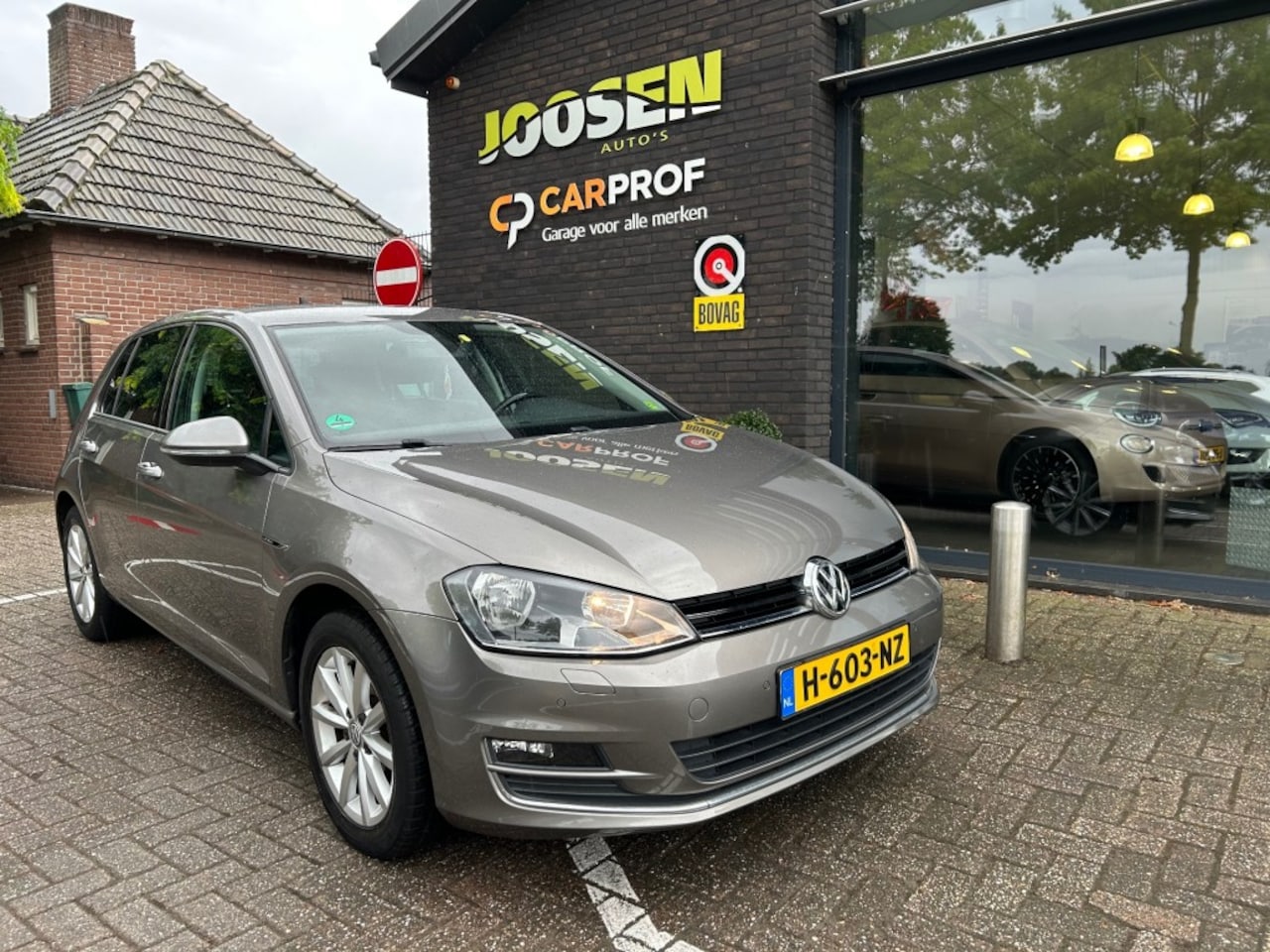 Volkswagen Golf - 1.2 TSI Highline 1.2 TSI HIGHLINE - AutoWereld.nl