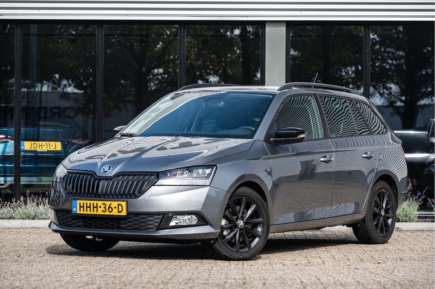 Skoda Fabia Combi - 1.0 TSI DSG Ambition Black Edition | 16 inch | LED koplampen | Navi by App | PDC | Stoelve - AutoWereld.nl