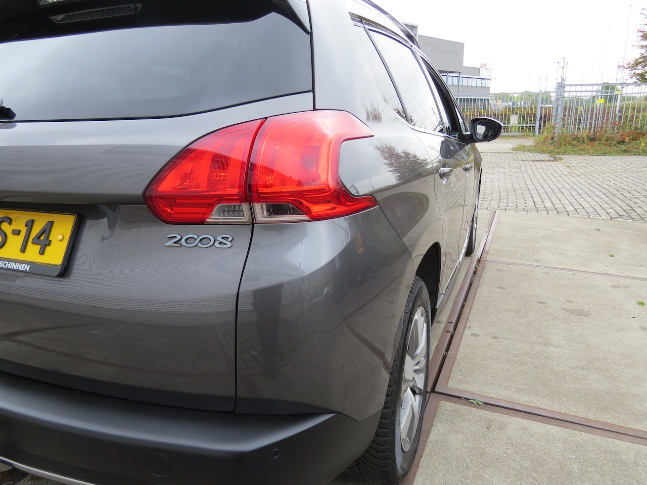 Peugeot 2008 - 1.2 PureTech Allure