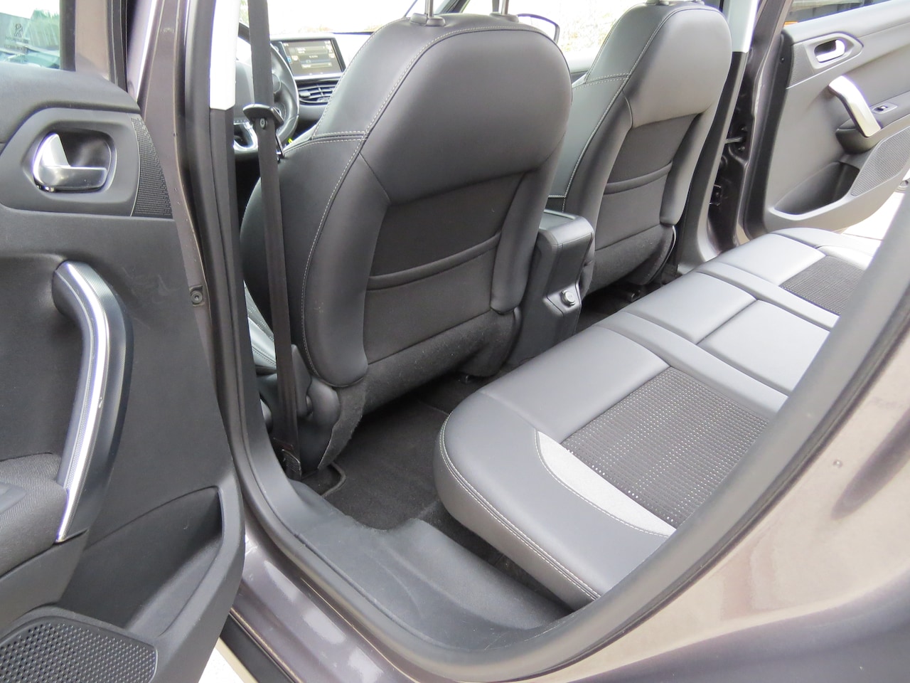 Peugeot 2008 - 1.2 PureTech Allure