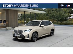 BMW X3 - 30e xDrive M Sport Automaat / Sportstoelen / Achteruitrijcamera / Adaptieve LED / Comfort