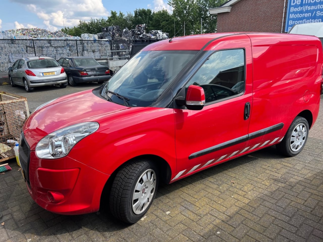 Fiat Doblò Cargo - 1.3 MultiJet Actual 1.3 MultiJet Actual - AutoWereld.nl