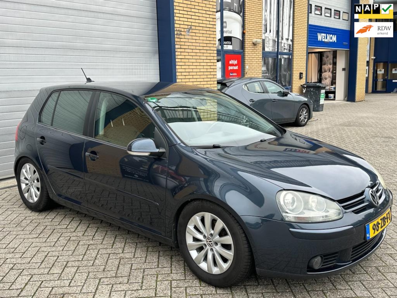 Volkswagen Golf - 1.4 TSI Optive 4 1.4 TSI Optive 4, nap, apk, lichtmetaal, audioscherm, navi, trekhaak, airco, inruil mogeli - AutoWereld.nl