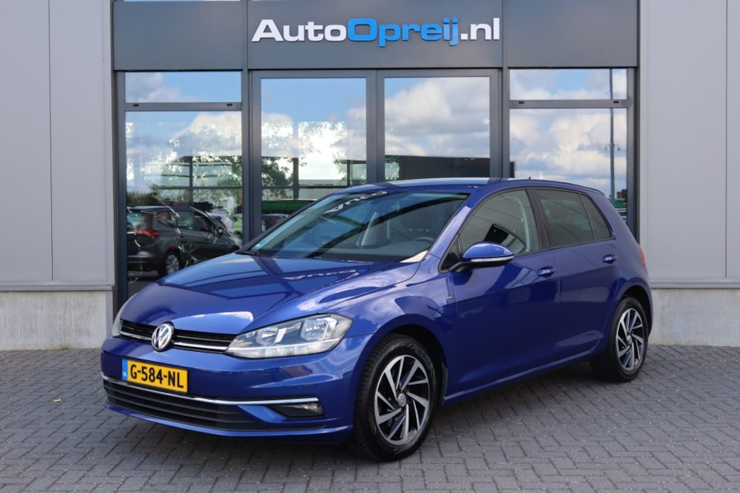 Volkswagen Golf - 1.0 TSI HighLine Clima, NAVI, Stoelverwarming, PDC - AutoWereld.nl