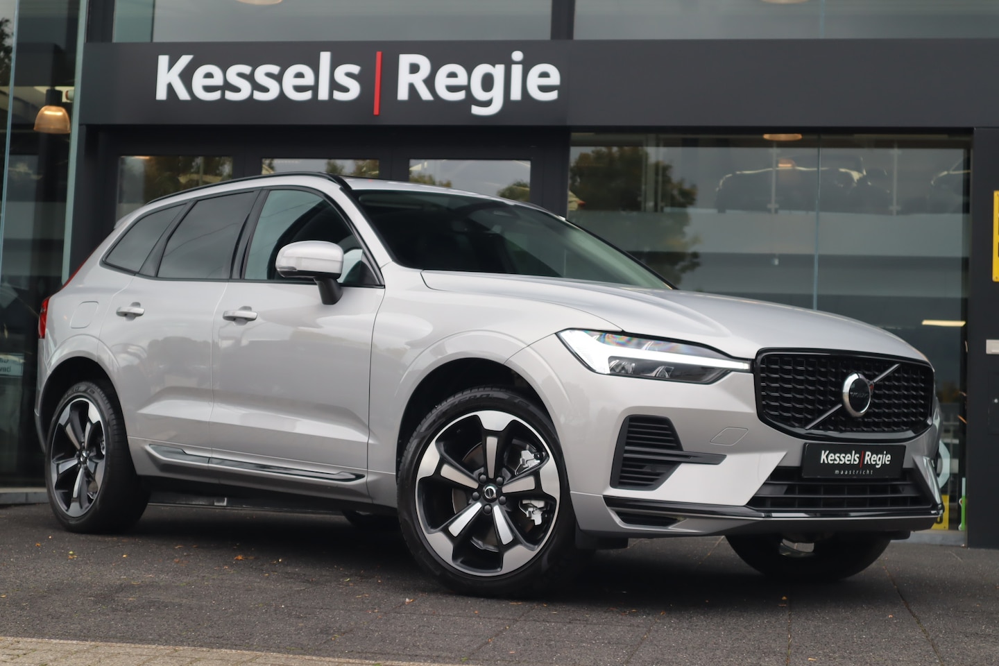 Volvo XC60 - 2.0 T6 hybrid AWD Dark Panorama Memory Camera CarPlay - AutoWereld.nl