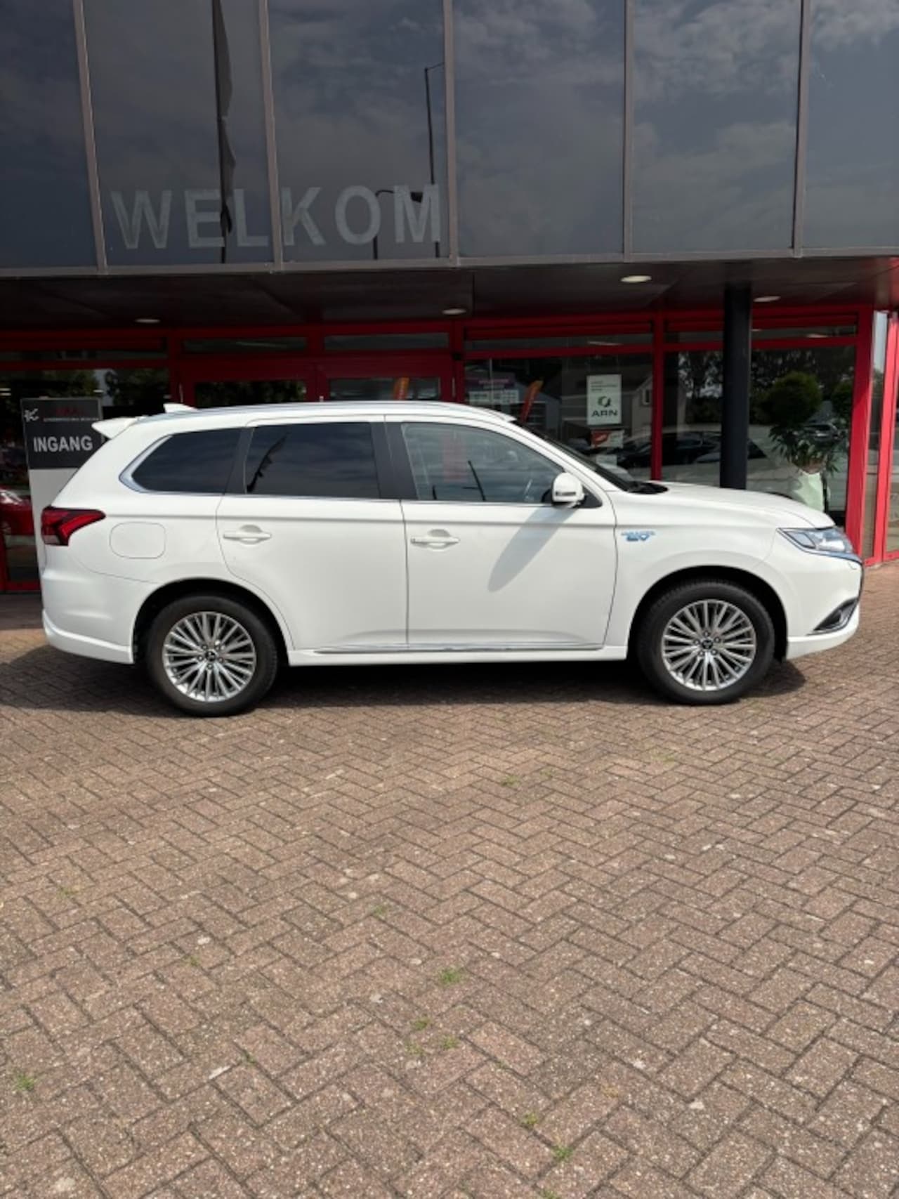 Mitsubishi Outlander - 2.4 PHEV Pure 2.4 PHEV PURE - AutoWereld.nl