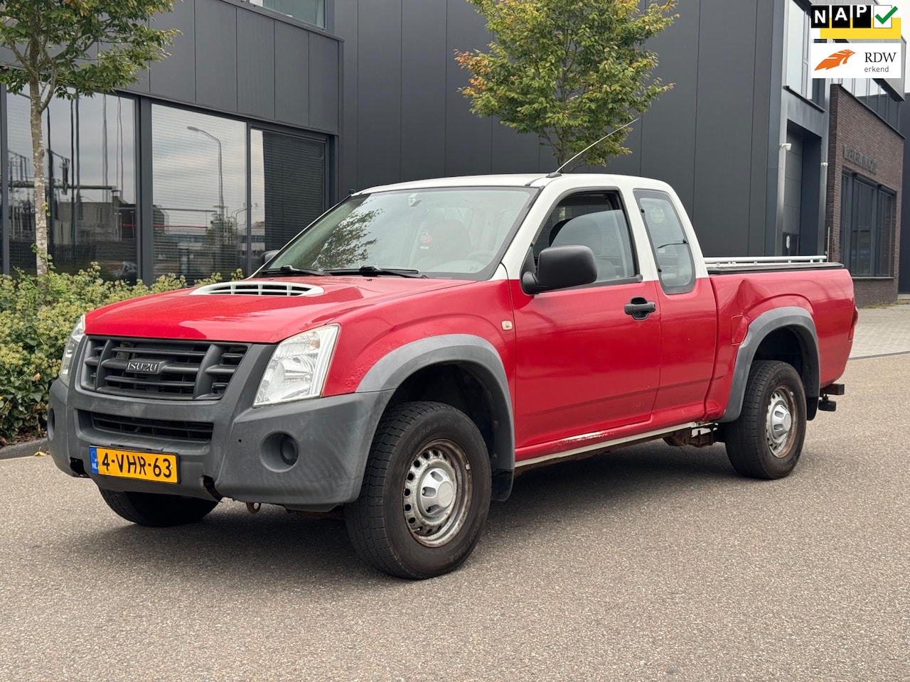Isuzu D-Max - 2.5 Extended Cab LS 2.5 Extended Cab LS AIRCO/NAP - AutoWereld.nl