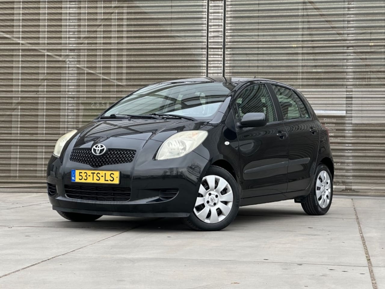 Toyota Yaris - 1.3 VVTI SOL AIRCO !! APK 21-10-2026 !! - AutoWereld.nl