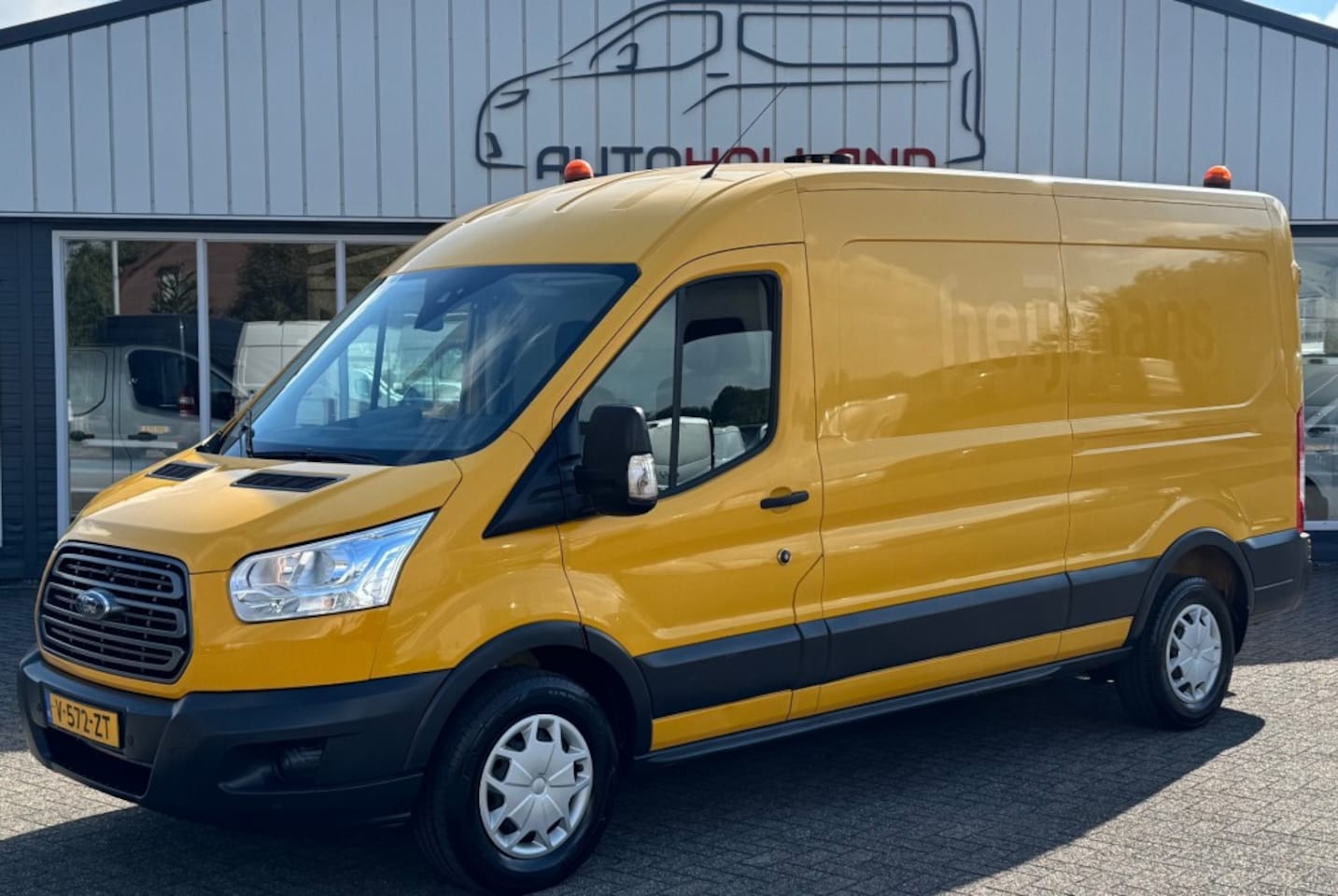Ford Transit - 2.0 TDCI 96KW 131PK L3H2 EURO 6 AIRCO/ CRUISE CONTROL/ TREKHAAK/ 100% DEALERONDERHOUDEN - AutoWereld.nl