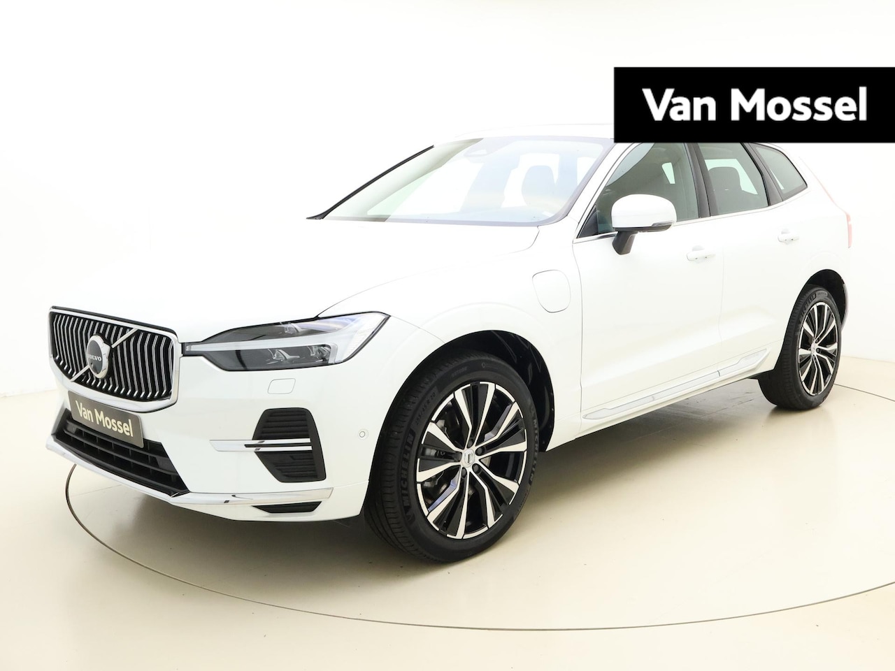 Volvo XC60 - 2.0 T8 Plug-in hybrid AWD Plus Bright | 455PK | Lederen Bekleding | Stoelverwarming/Koelin - AutoWereld.nl