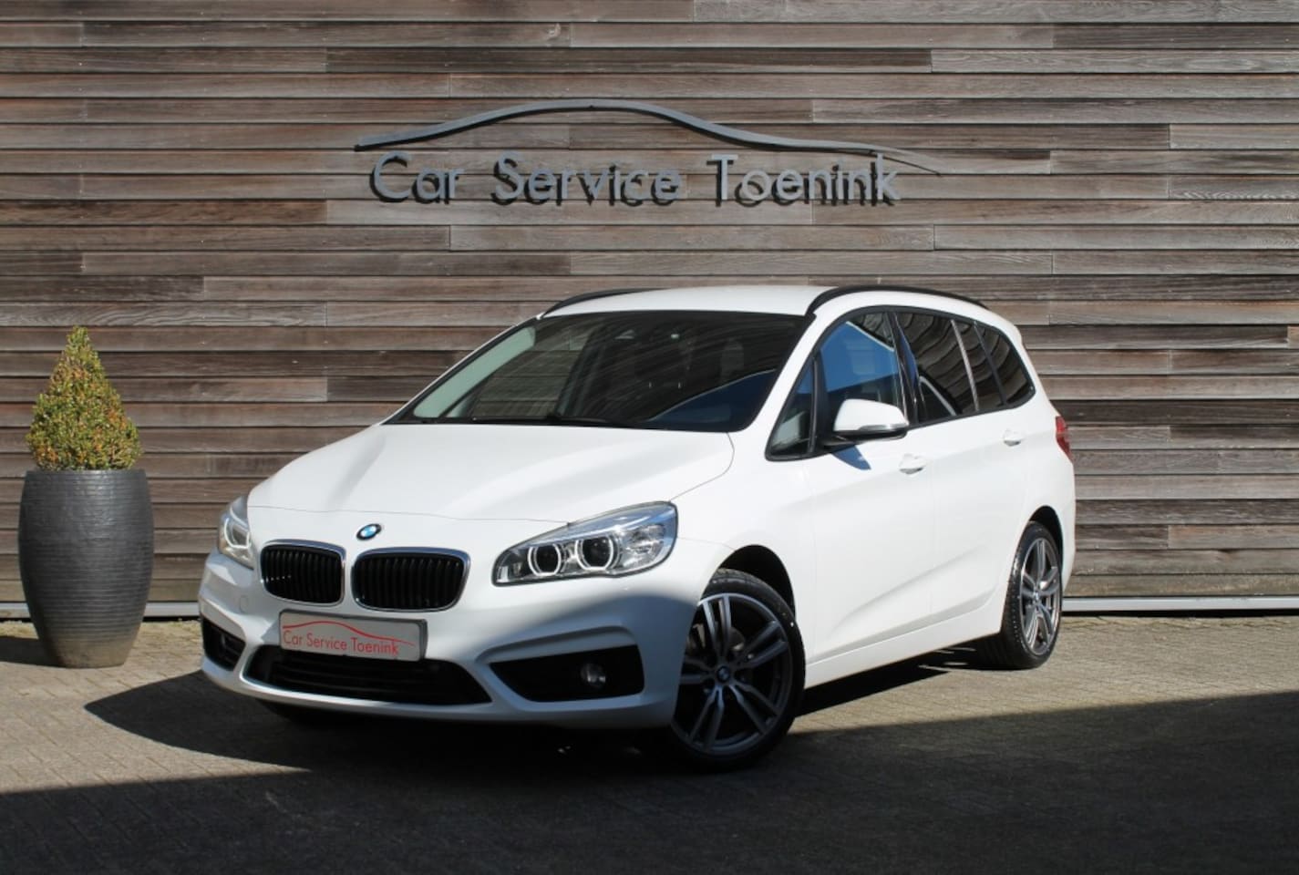 BMW 2-serie Gran Tourer - LED, Cruise, Navigatie, 18 Inch M-Velgen - AutoWereld.nl