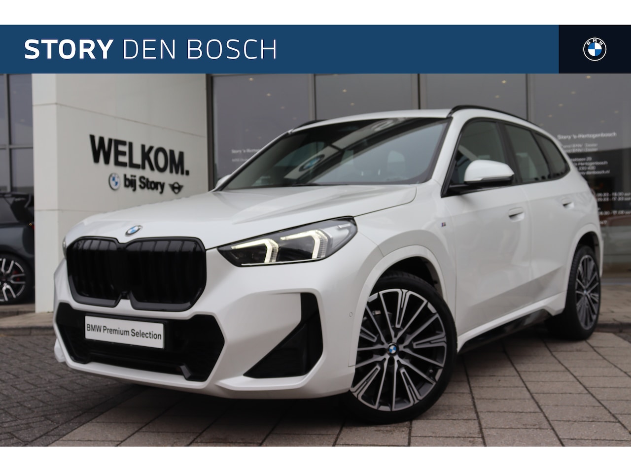 BMW X1 - sDrive18i High Executive M Sport Automaat / Panoramadak / Trekhaak / Sportstoelen / M Adap - AutoWereld.nl