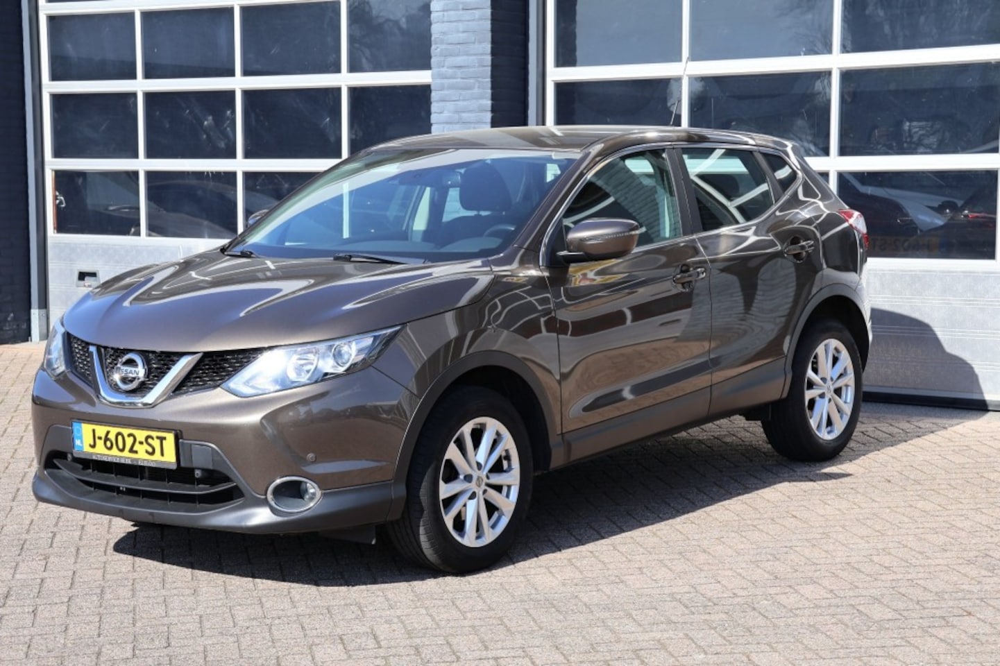 Nissan Qashqai - 1.2 Connect Edition 1.2 CONNECT EDITION, navigatie, camera - AutoWereld.nl