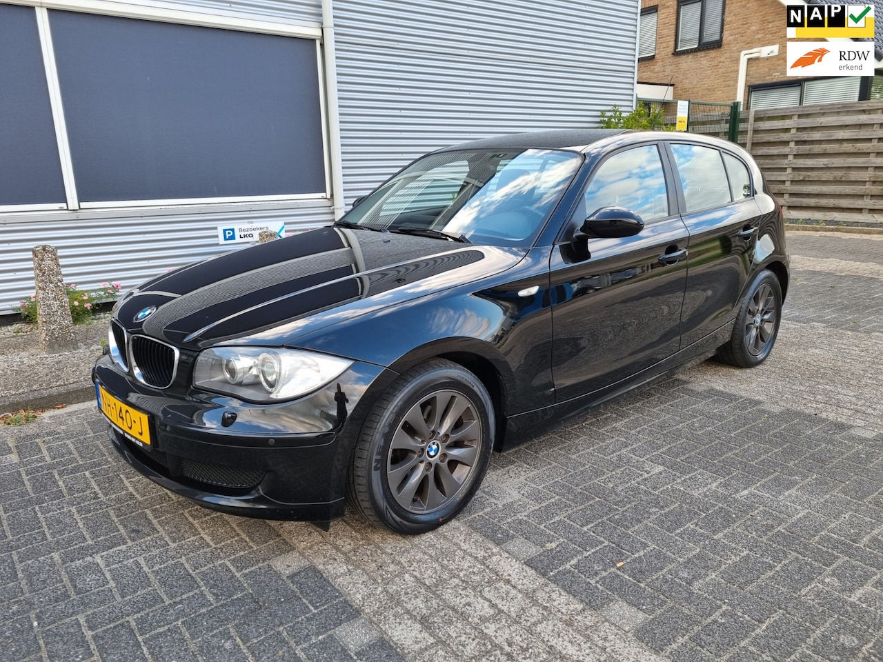 BMW 1-serie - 116i Introduction 5-Drs Navi! Xenon! Bj:2008 - AutoWereld.nl