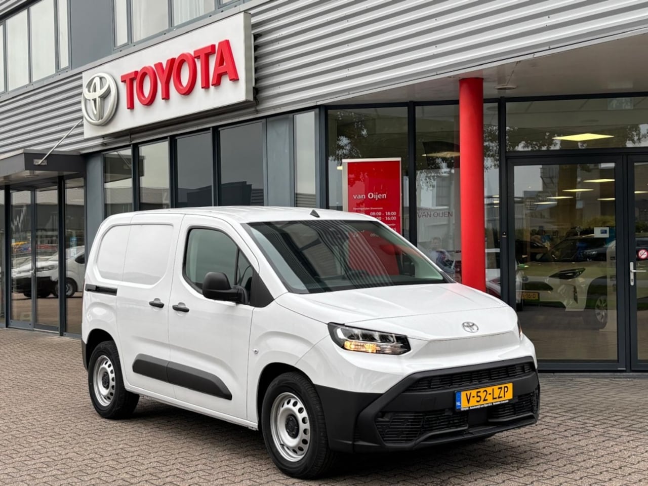 Toyota PROACE CITY Electric - Comfort 50 kWh | PDC | Bluetooth | Airco | Direct leverbaar - AutoWereld.nl