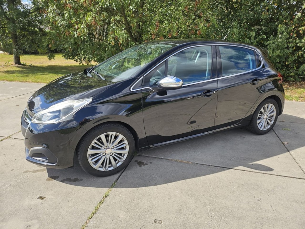 Peugeot 208 - 1.6 Navi en Trekhaak - AutoWereld.nl