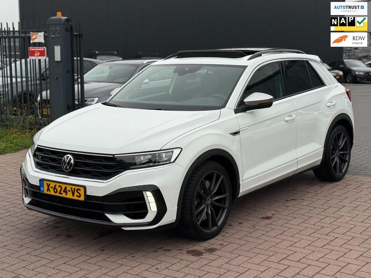 Volkswagen T-Roc - 2.0 TSI 4Motion R 2021 300PK Pano Dealer Onderhouden! - AutoWereld.nl
