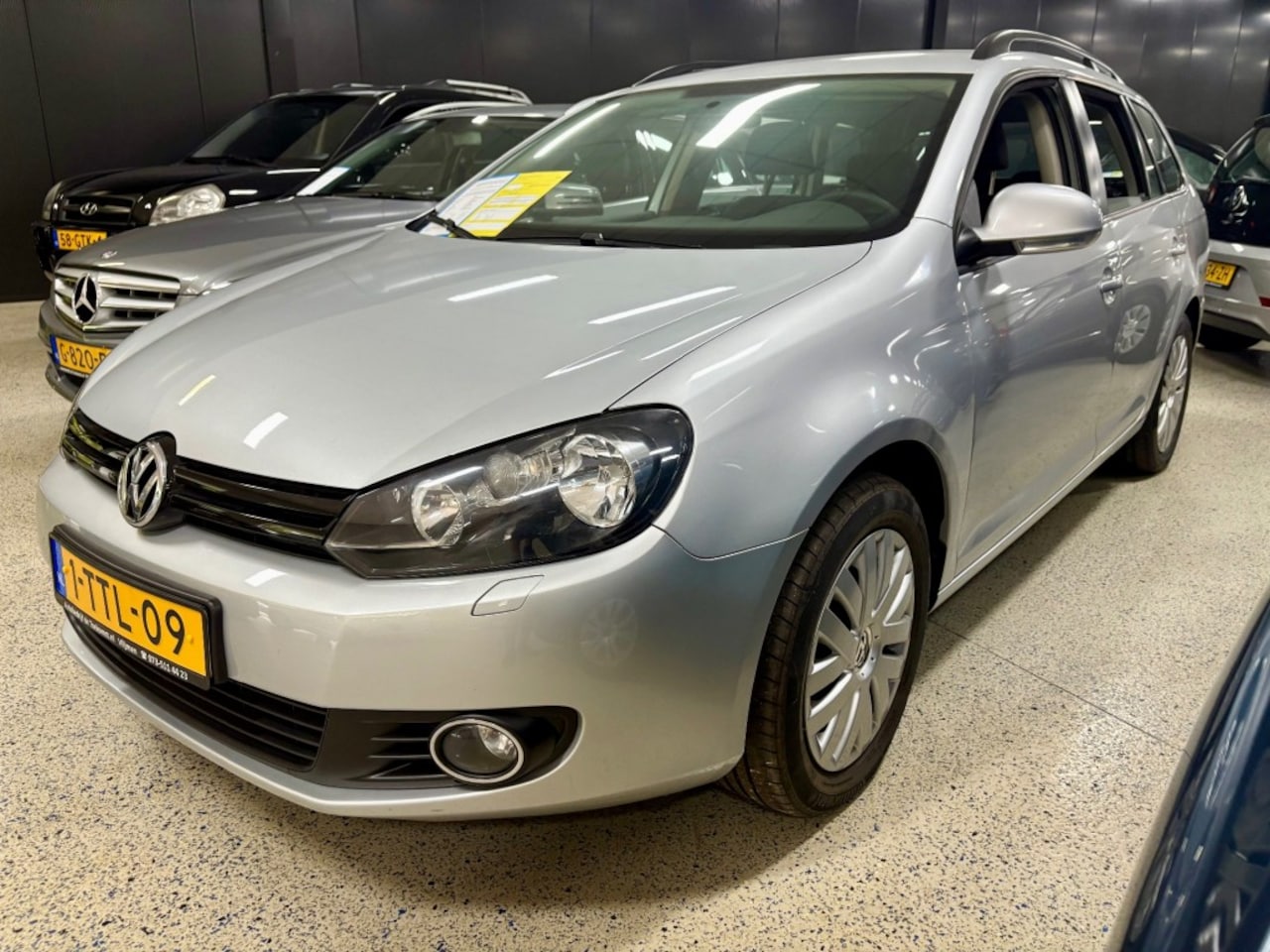 Volkswagen Golf - 1.6 TDi Navigatie Airco Audio Elec. Pakket APK - AutoWereld.nl