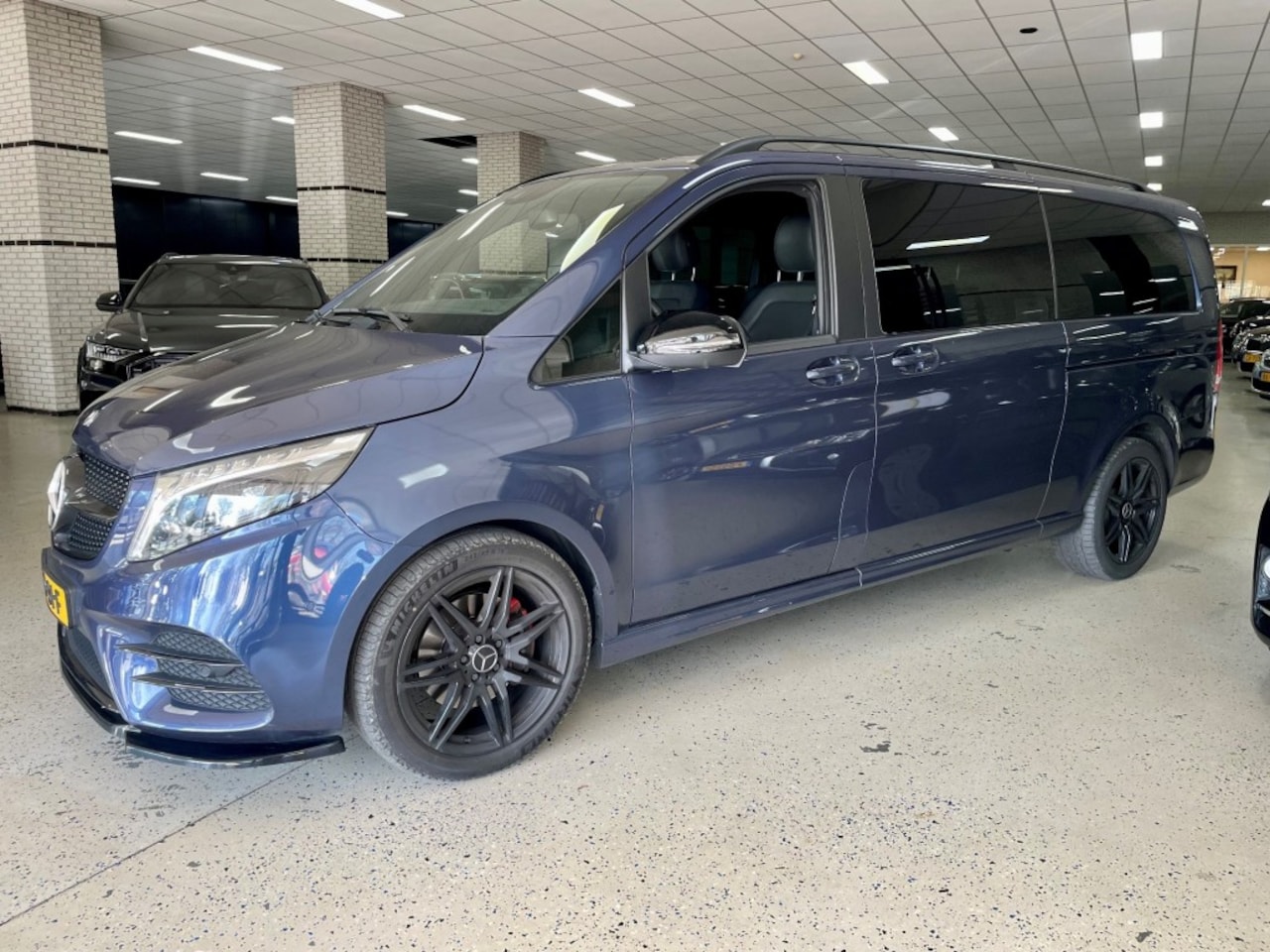 Mercedes-Benz V-klasse - 250D Dubbel Cabine Lang Avantgarde Automaat BomVol - AutoWereld.nl