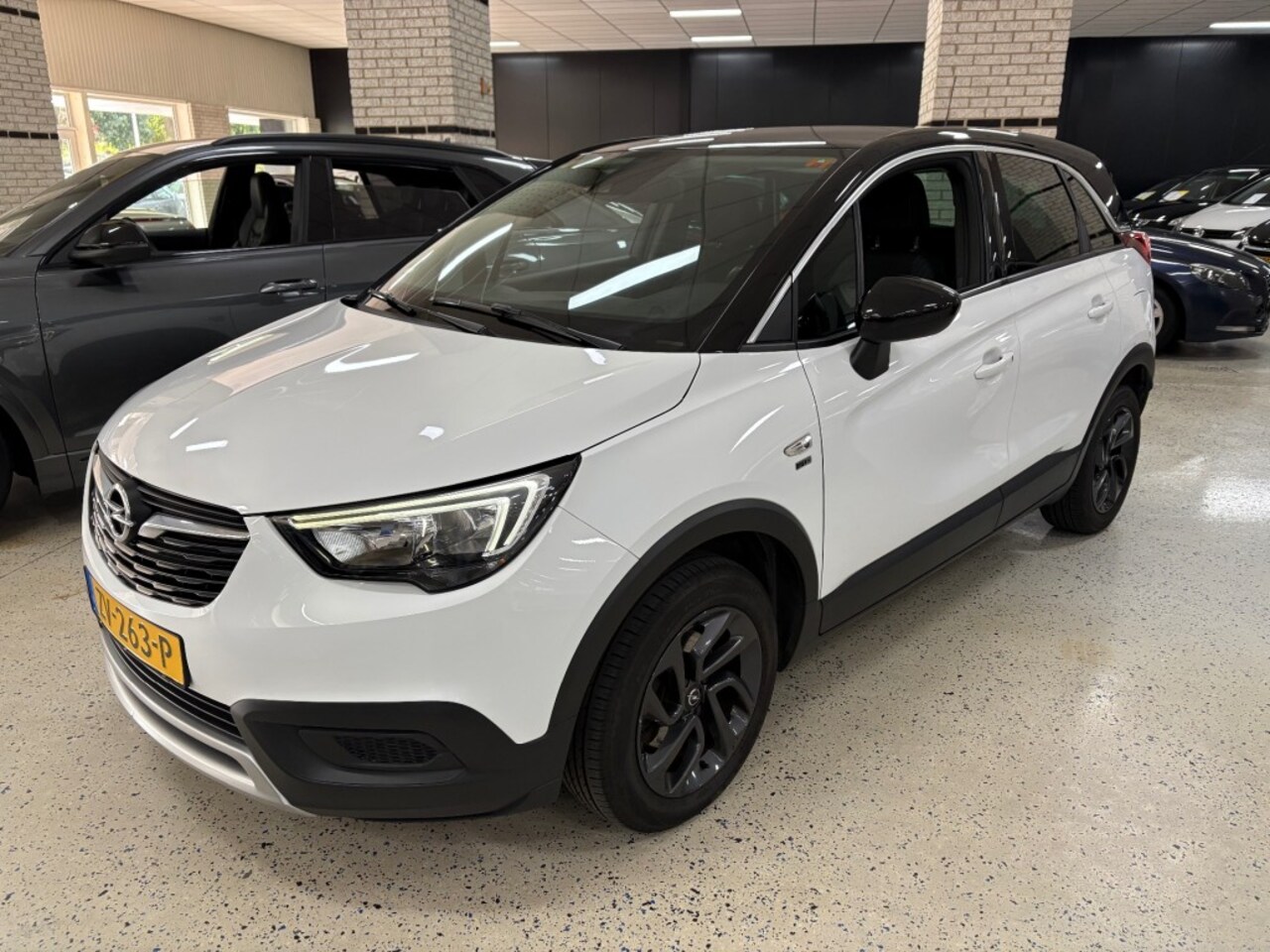 Opel Crossland X - 1.2T Airco Trekhaak App Navigatie Cruise Apple Android - AutoWereld.nl