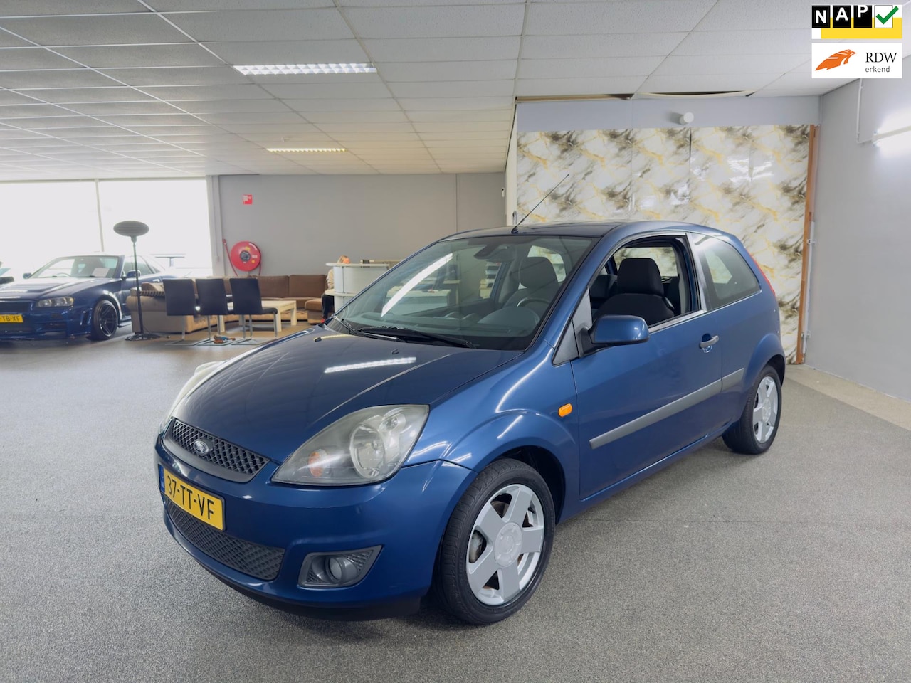 Ford Fiesta - 1.3-8V Futura Apk Nieuw,2e eigenaar,Airco,E-Ramen,N.A.P,Weinig km's,Lm velgen,2 sleutels,T - AutoWereld.nl