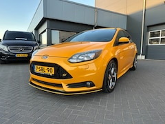 Ford Focus - 2.0 EcoBoost ST-3 Navi 250 PK Leder