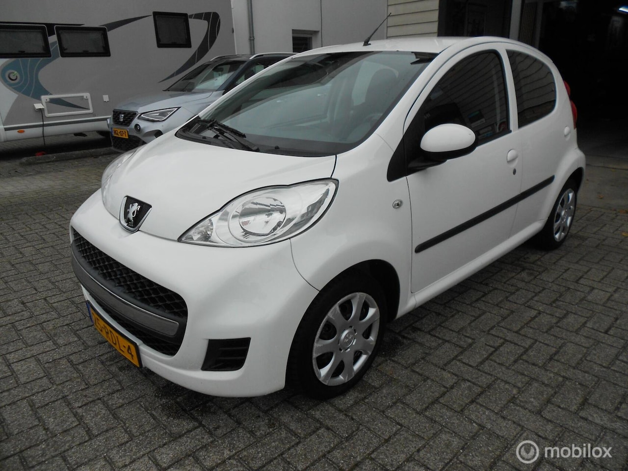 Peugeot 107 - 1.0-12V XS 1.0-12V XS, Airco, Trekhaak 1.0-12V XS - AutoWereld.nl